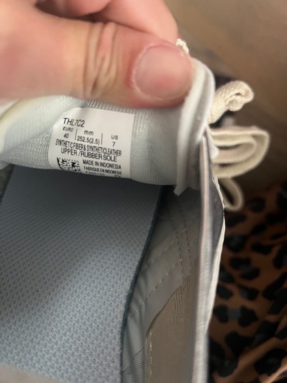 DHgate Onitsuka Silver Metallic Women's Lace-Up Sneakers with Cream Laces - Picture 3 of 4